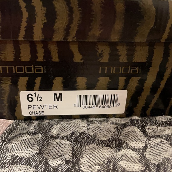 Stepping Out 👠 Beautiful Shiny Heels with Double Bow 🎀 - Picture 11 of 11